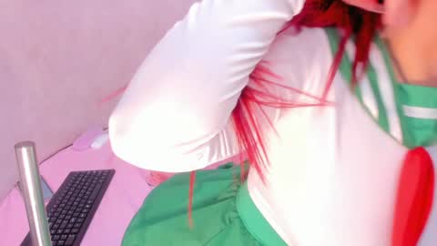 Snapshot of saekohofman chatting on December 22, 5:12 am Mara online show from December 22, 5:12 am