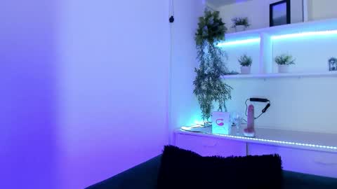 Cami online show from February 24, 7:01 pm