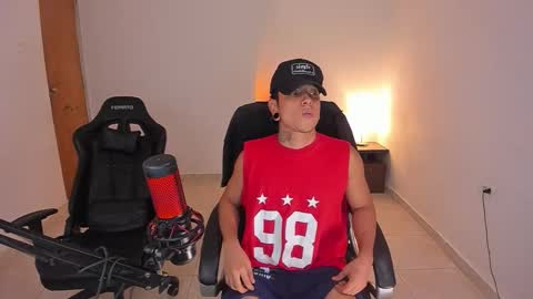 Snapshot of saenz_hotx chatting on November 2, 11:51 pm saenz_hotx online show from November 2, 11:51 pm