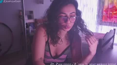 Snapshot of safaeri chatting on January 22, 4:33 pm Safa online show from January 22, 4:33 pm