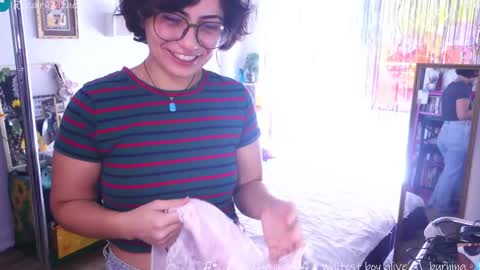 Snapshot of safaeri chatting on September 10, 4:29 pm Safa online show from September 10, 4:29 pm