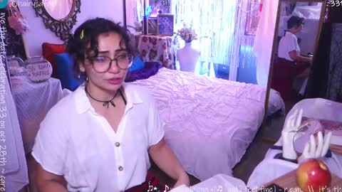 Snapshot of safaeri chatting on October 3, 7:11 pm Safa online show from October 3, 7:11 pm