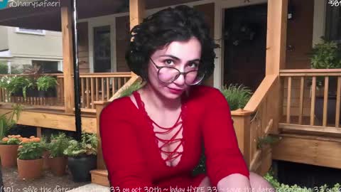 Snapshot of safaeri chatting on October 24, 8:27 pm Safa online show from October 24, 8:27 pm