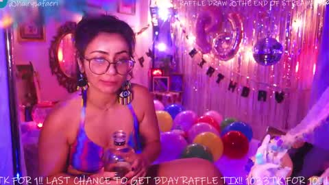 Snapshot of safaeri chatting on October 30, 9:04 pm Safa online show from October 30, 9:04 pm