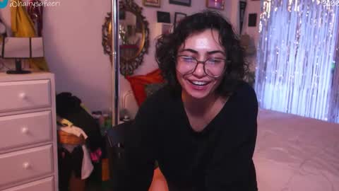 Snapshot of safaeri chatting on November 26, 3:46 pm Safa online show from November 26, 3:46 pm