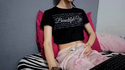 Safiro Queen online show from May 25, 12:00 pm