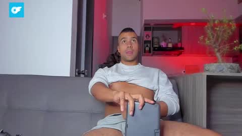 Snapshot of sag_1998 chatting on February 17, 7:04 am Sag online show from February 17, 7:04 am