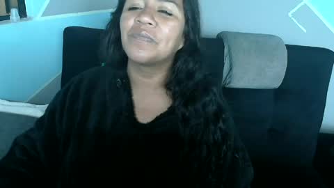 Snapshot of saggil_0385 chatting on July 4, 10:10 am saggil_0385 online show from July 4, 10:10 am