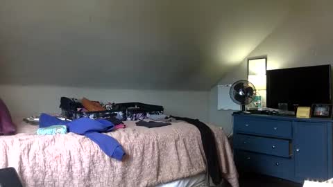 Snapshot of saggy888 chatting on September 8, 8:52 pm MistressLady online show from September 8, 8:52 pm