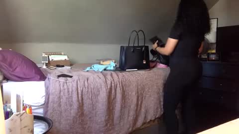 Snapshot of saggy888 chatting on September 22, 9:17 pm MistressLady online show from September 22, 9:17 pm