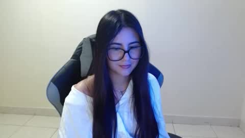 Sahaliefox  online show from October 24, 7:10 pm