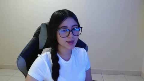 Sahaliefox  online show from November 14, 8:29 pm