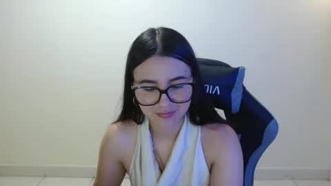 Sahaliefox  online show from February 14, 2:25 pm