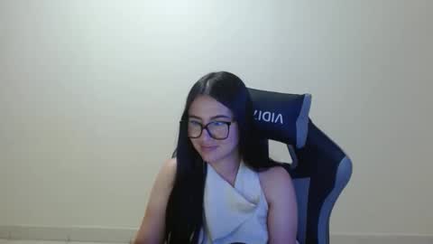 Sahaliefox  online show from February 19, 6:26 pm