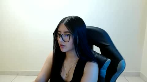 Sahaliefox  online show from June 7, 6:33 pm