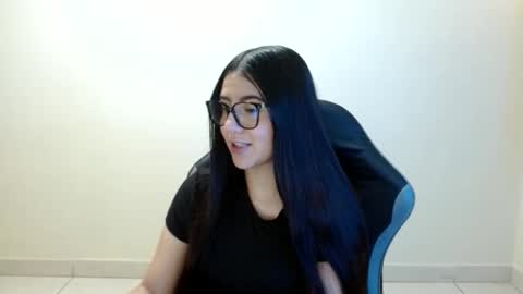 Sahaliefox  online show from June 8, 1:00 pm