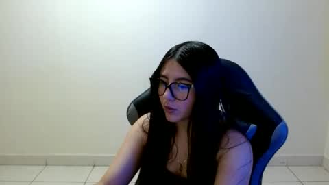 Sahaliefox  online show from June 13, 6:50 pm