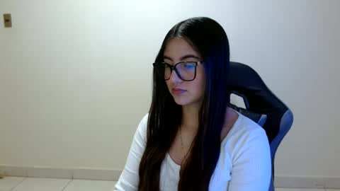 Sahaliefox  online show from June 24, 12:20 am