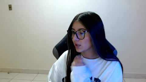 Sahaliefox  online show from June 29, 8:53 pm