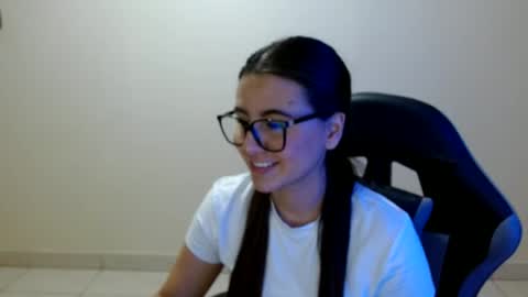 Sahaliefox  online show from June 30, 9:05 pm