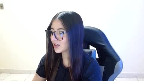 Sahaliefox  online show from July 11, 2:14 am
