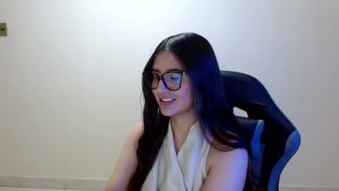 Sahaliefox  online show from July 12, 5:15 pm