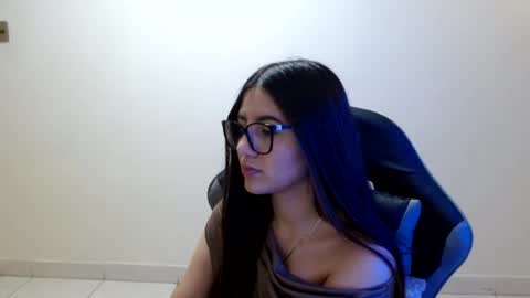 Sahaliefox  online show from July 14, 1:39 pm