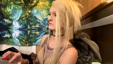 Snapshot of sailaway9694 chatting on November 24, 4:23 am PupTwink online show from November 24, 4:23 am