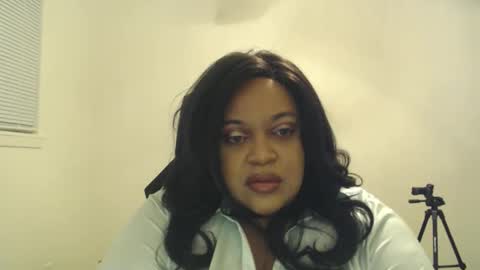 Queen Serenity online show from May 16, 6:21 am