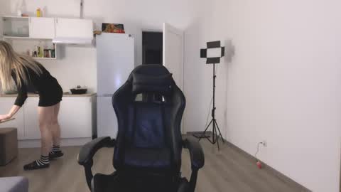 Sofia online show from February 25, 6:53 pm