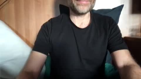 Snapshot of saint009 chatting on December 28, 11:41 am saint009 online show from December 28, 11:41 am