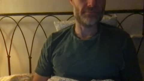 Snapshot of saint009 chatting on November 18, 3:34 am saint009 online show from November 18, 3:34 am