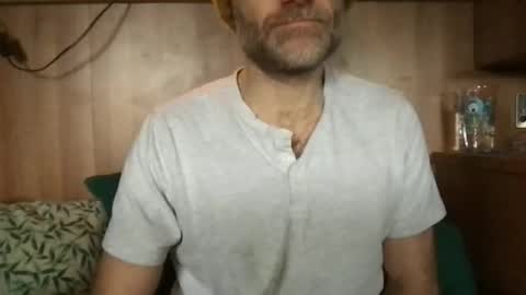 Snapshot of saint009 chatting on February 4, 1:39 pm saint009 online show from February 4, 1:39 pm