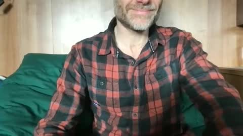 Snapshot of saint009 chatting on March 30, 2:18 pm saint009 online show from March 30, 2:18 pm