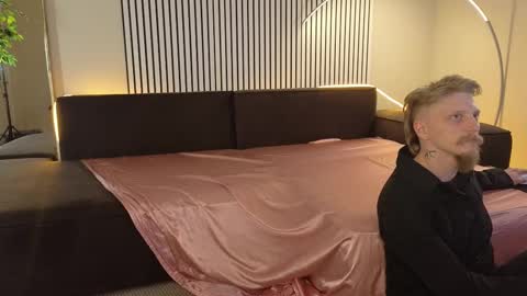 Snapshot of saint__vicious chatting on March 5, 12:11 pm saint__vicious online show from March 5, 12:11 pm