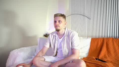 Snapshot of saint__vicious chatting on September 13, 8:08 pm saint__vicious online show from September 13, 8:08 pm