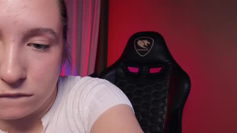 Snapshot of saint__vicious chatting on October 16, 8:43 pm saint__vicious online show from October 16, 8:43 pm