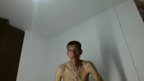 Snapshot of saint_boyy chatting on December 18, 5:59 am saint boy online show from December 18, 5:59 am