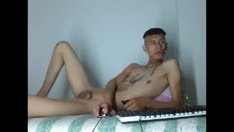 Snapshot of saint_boyy chatting on January 6, 7:52 am saint boy online show from January 6, 7:52 am