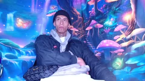 Snapshot of saint_boyy chatting on January 12, 3:28 am saint boy online show from January 12, 3:28 am