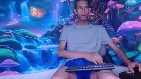 Snapshot of saint_boyy chatting on January 20, 5:37 am saint boy online show from January 20, 5:37 am