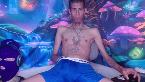 Snapshot of saint_boyy chatting on February 3, 7:18 am saint boy online show from February 3, 7:18 am