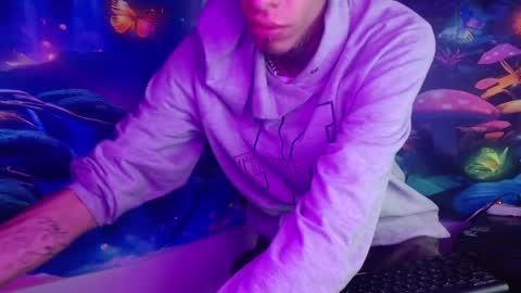 Snapshot of saint_boyy chatting on February 10, 3:13 am saint boy online show from February 10, 3:13 am