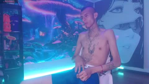 Snapshot of saint_boyy chatting on February 13, 3:29 am saint boy online show from February 13, 3:29 am