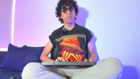 saint_dark online show from December 4, 1:20 pm