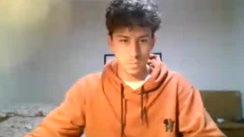 Snapshot of saint_nott chatting on June 1, 10:44 pm saint_nott online show from June 1, 10:44 pm