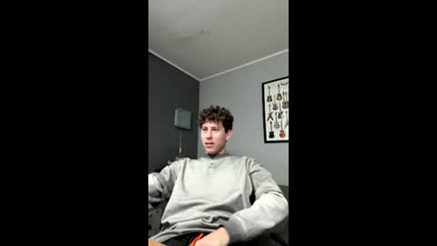 Snapshot of saint_nott chatting on June 8, 1:11 pm saint_nott online show from June 8, 1:11 pm