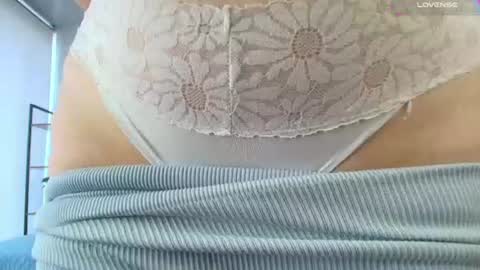 sairy_ online show from June 25, 4:11 pm