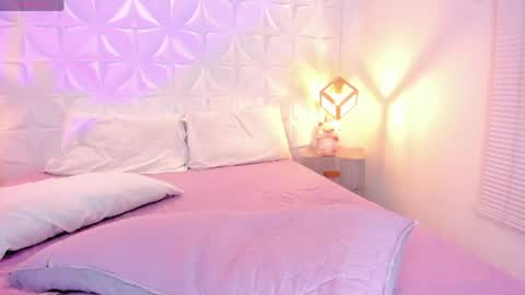 Snapshot of salem_rose01 chatting on June 20, 4:26 am salem_rose01 online show from June 20, 4:26 am