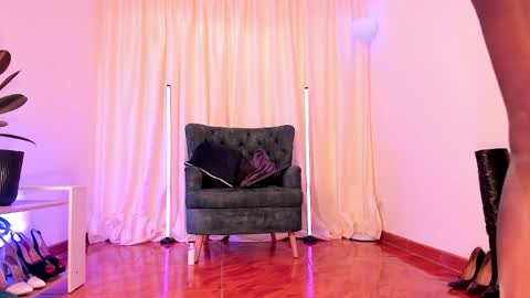 Sali G  online show from May 26, 8:27 pm